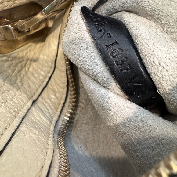 Authentic Valentino Garavani Rockstud pebbled leather bag - Picture 12 of 16